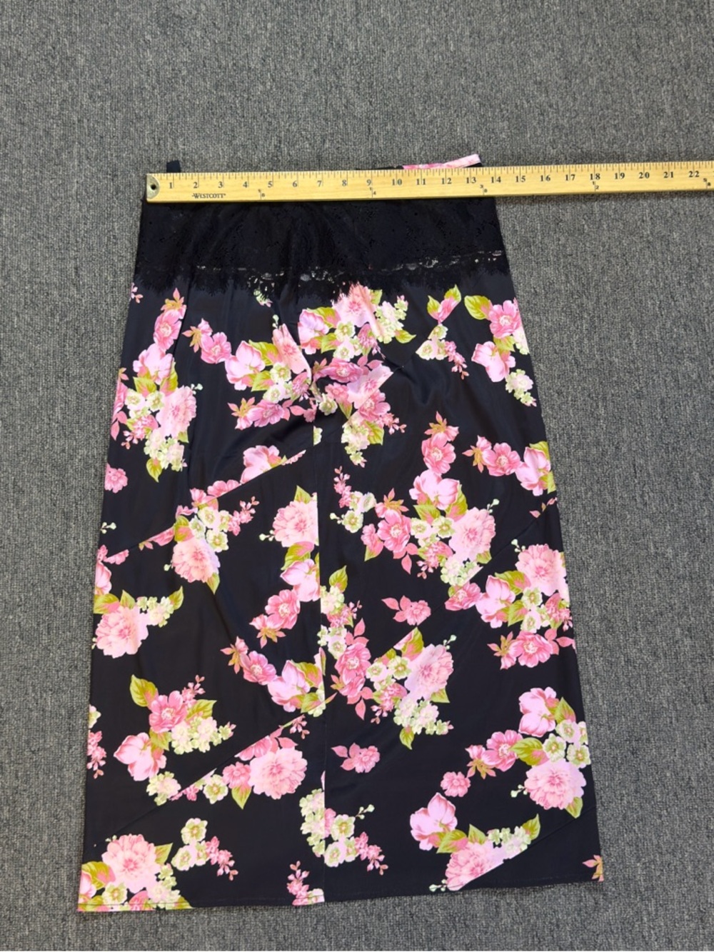For‎ Love & Lemons Floral Black and Pink Women's Skirt Size Medium - Picture 9 of 15